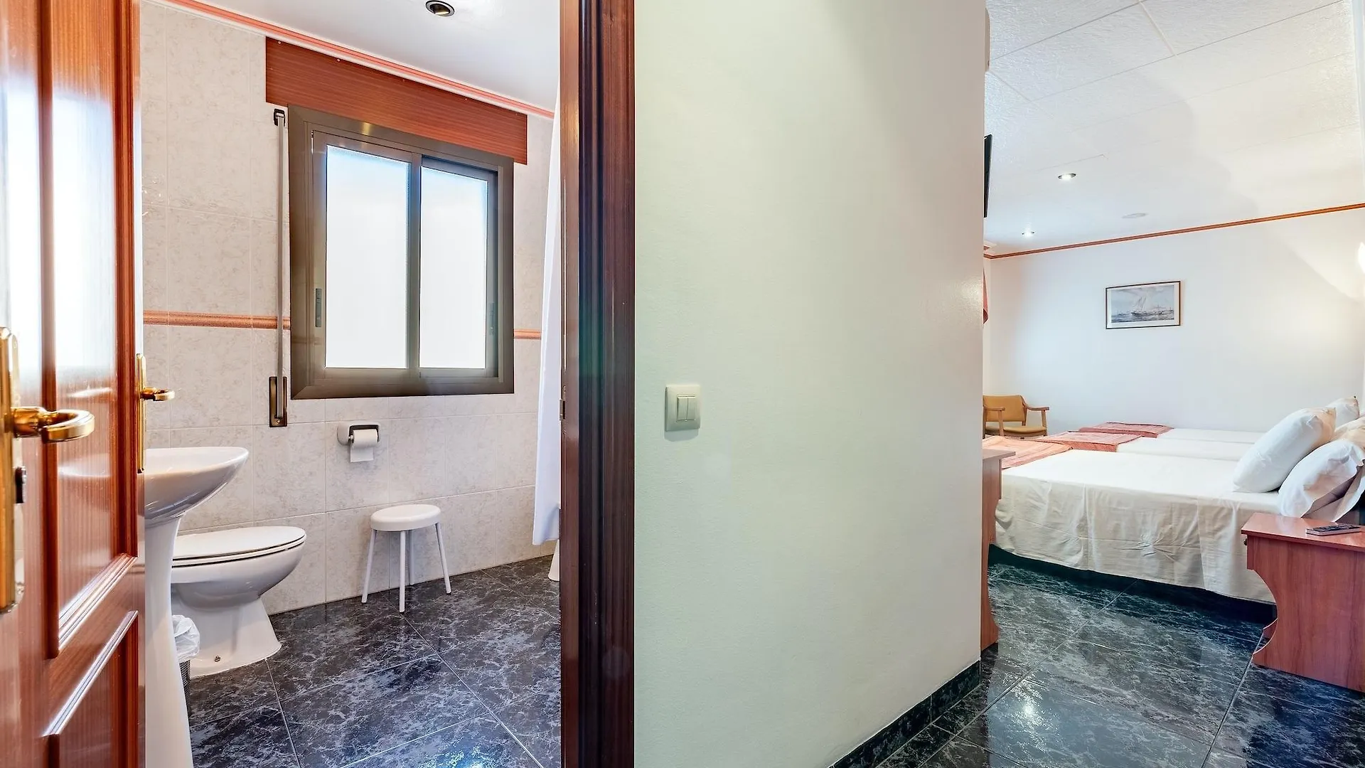 Hotel Canada Tarragona 3*,