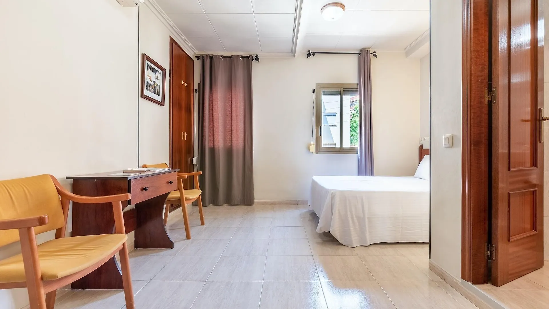 Hotel Canada Tarragona 3*,
